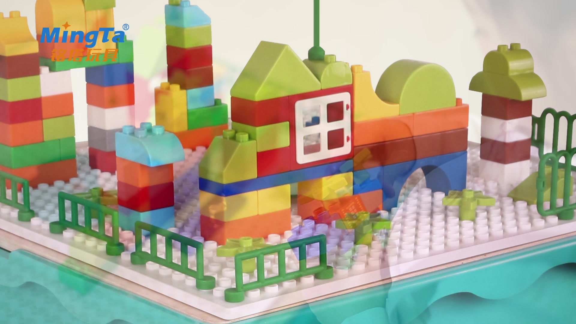 铭塔儿童积木桌子男孩女孩婴儿玩具3-6-8岁塑料拼插拼装游戏桌餐椅台