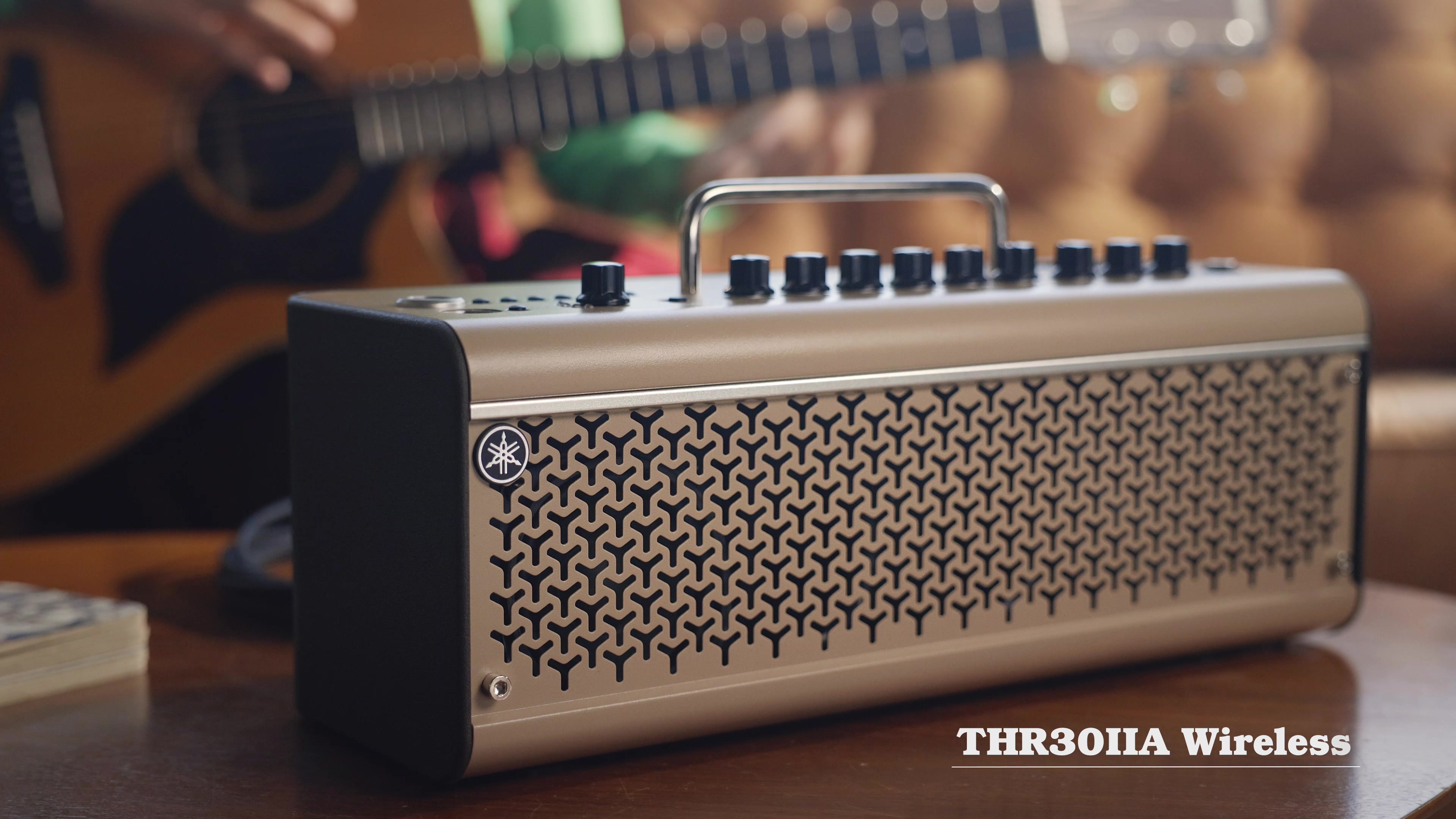 雅马哈thr10iithr30iia吉他音箱电吉他木吉它民谣弹唱电箱原声贝斯