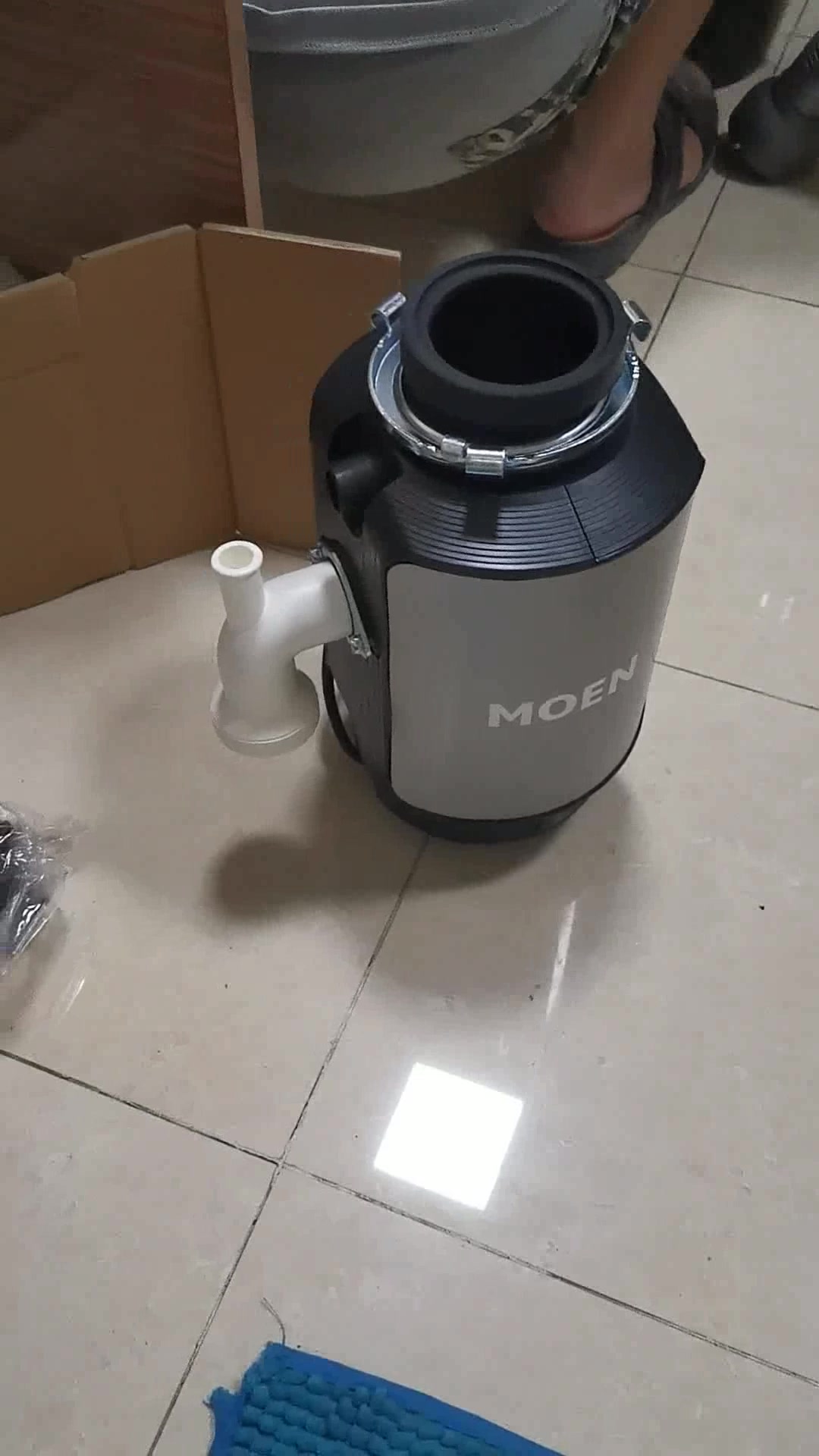 摩恩moen垃圾处理器厨房水槽垃圾粉碎机家用厨房垃圾残渣粉碎机适合35