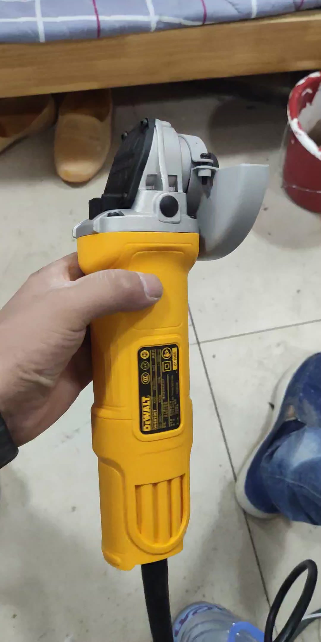 得伟(dewalt)角磨机850w切割打磨抛光机角向磨光机电磨机手磨机砂轮机