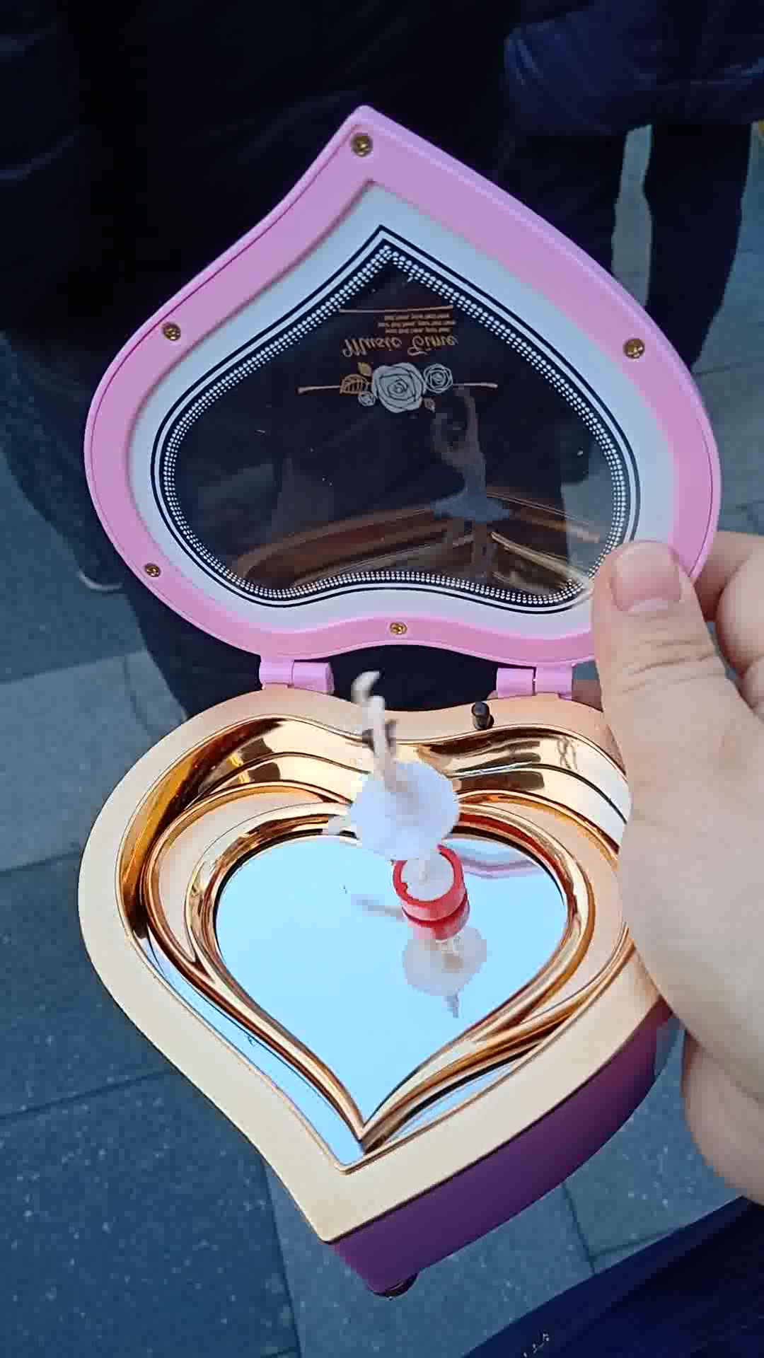 eienn音乐盒八音盒生日礼物送女生儿童创意礼物 爱心心形旋转跳舞女孩