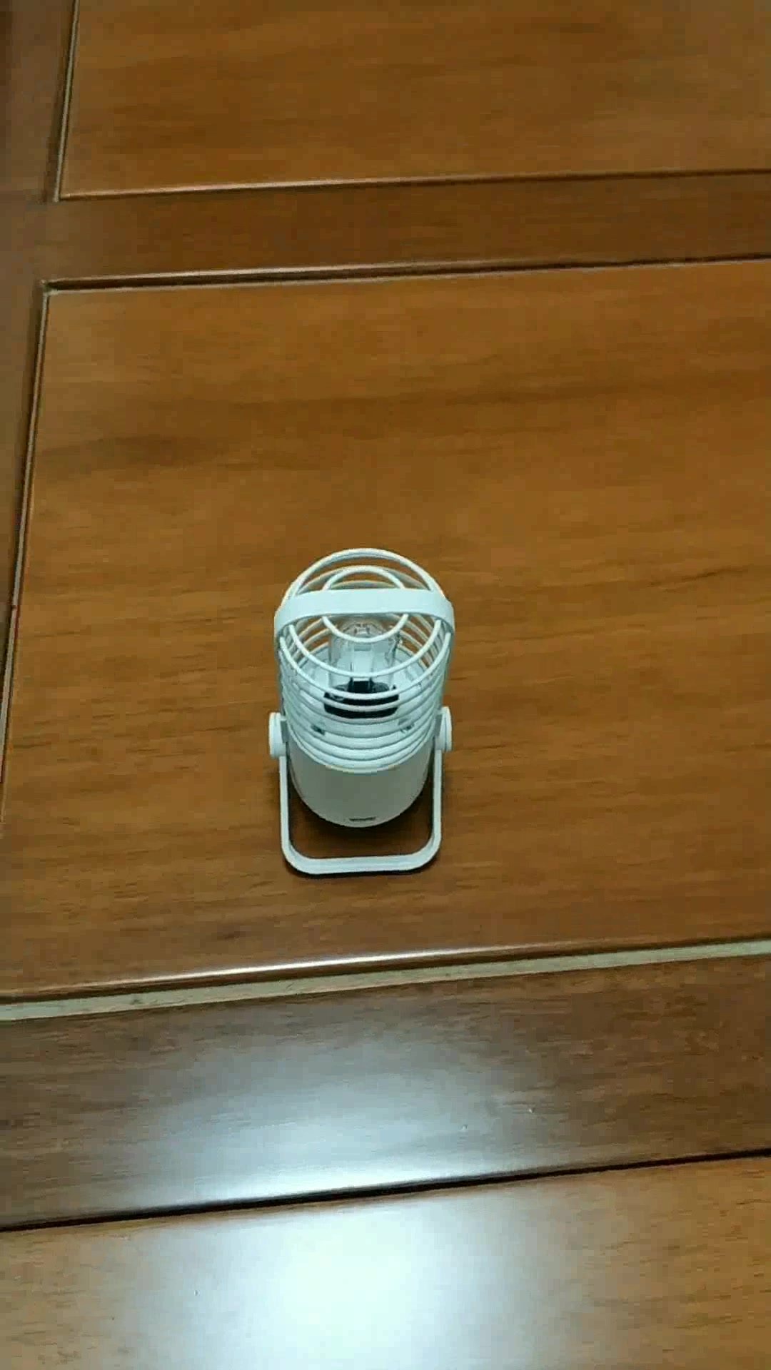 白色 便携式充电紫外线消毒灯家用幼儿园室内杀菌灯厨房灭菌灯具 2