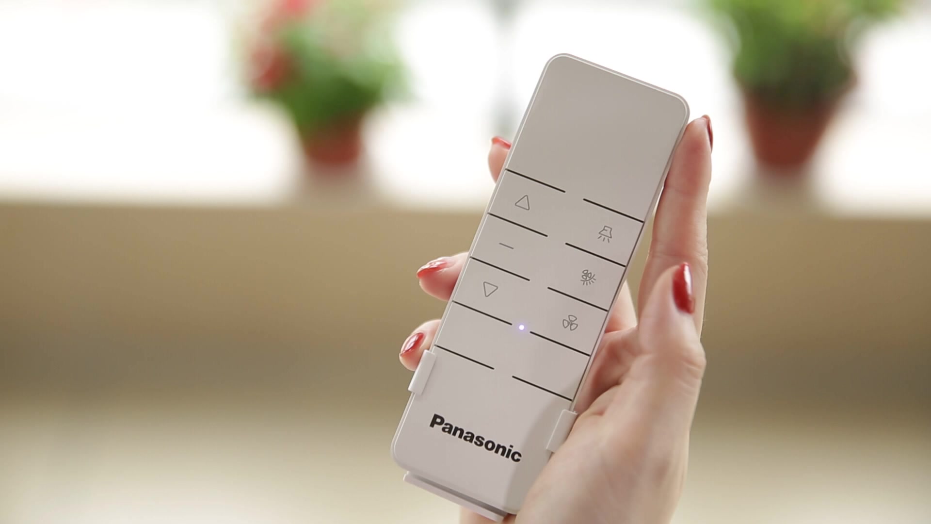 松下/panasonic电动晾衣架一键升降 智能遥控 led大视野照明 过热保护