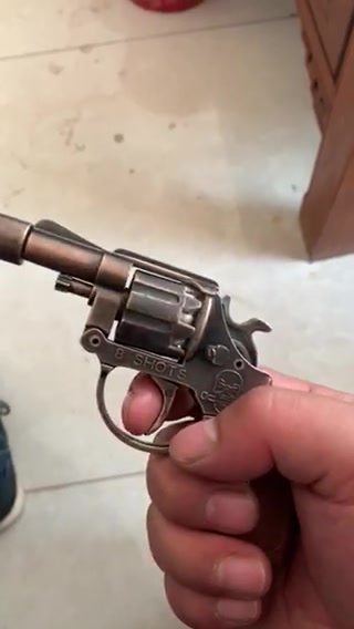 金属砸纸炮子左轮大号手枪信号纸炮枪道具7080经典怀旧儿童玩具枪不可