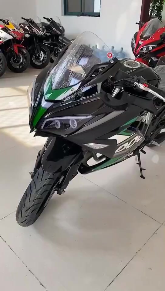 国产新款大牛摩托车跑车机车国四电喷摩托车200cc双缸水冷公路赛重