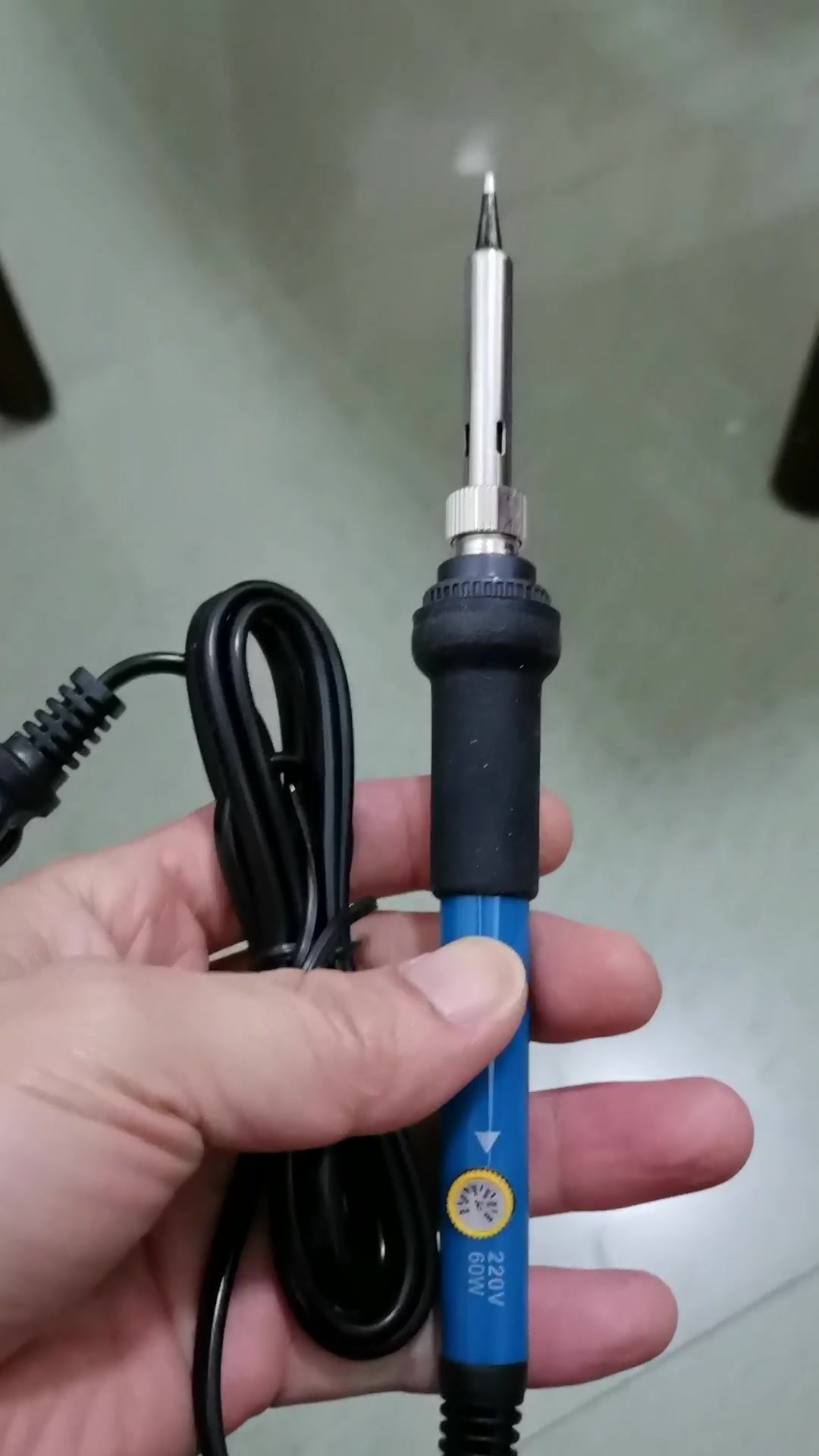 广乾可调温恒温电烙铁套装60w内热式家用电子焊接维修烙铁工具10件套