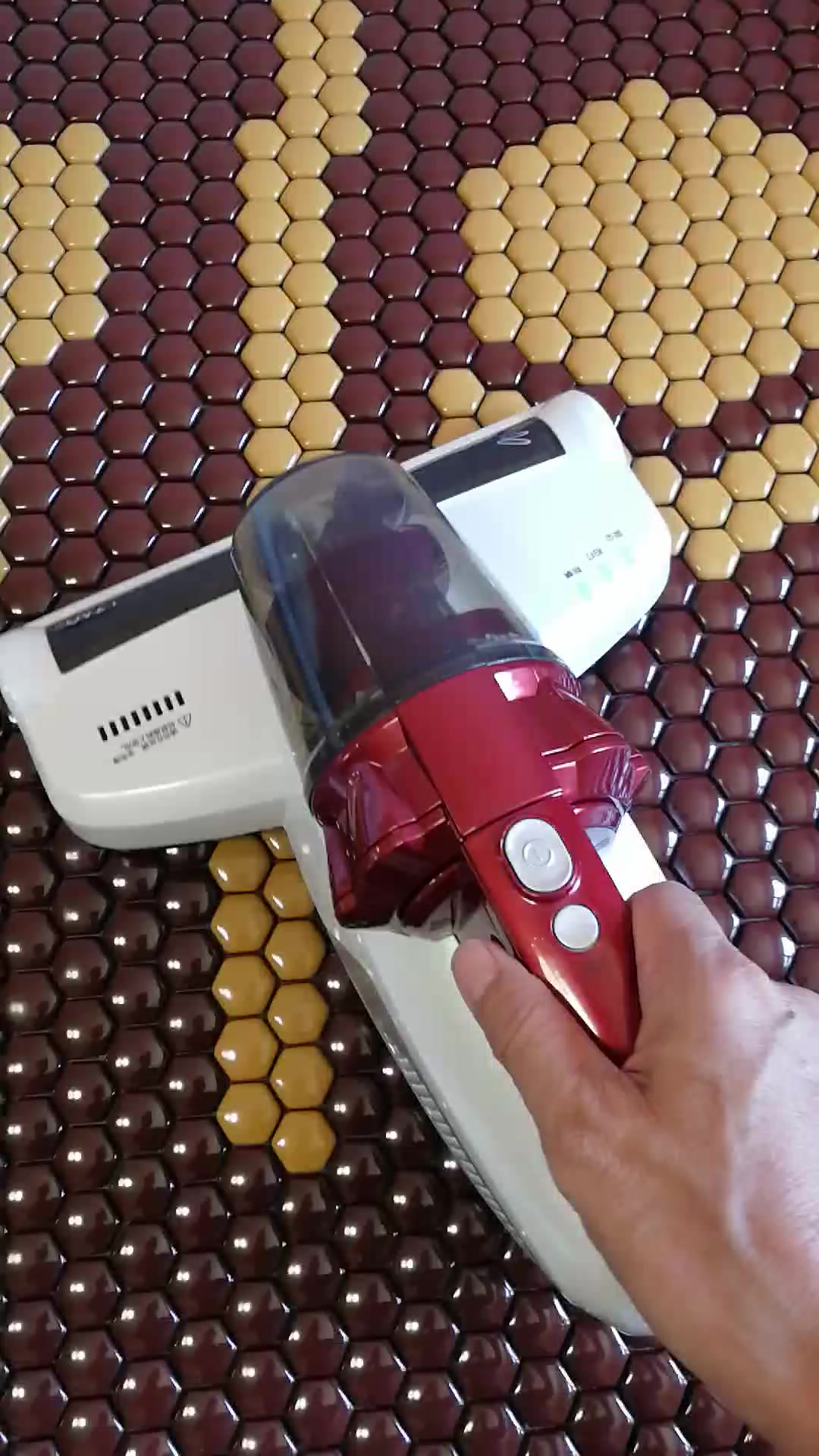 京东京造除螨吸尘器手持家用床上除螨仪紫外线杀菌净螨小型吸尘器