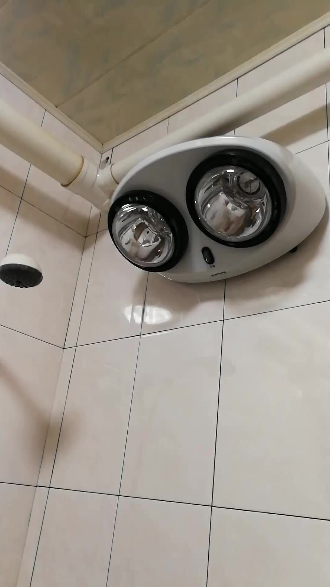 奥普(aupu)浴霸 fb305g 壁挂式灯暖型浴霸 白色【图片 价格 品牌 评论