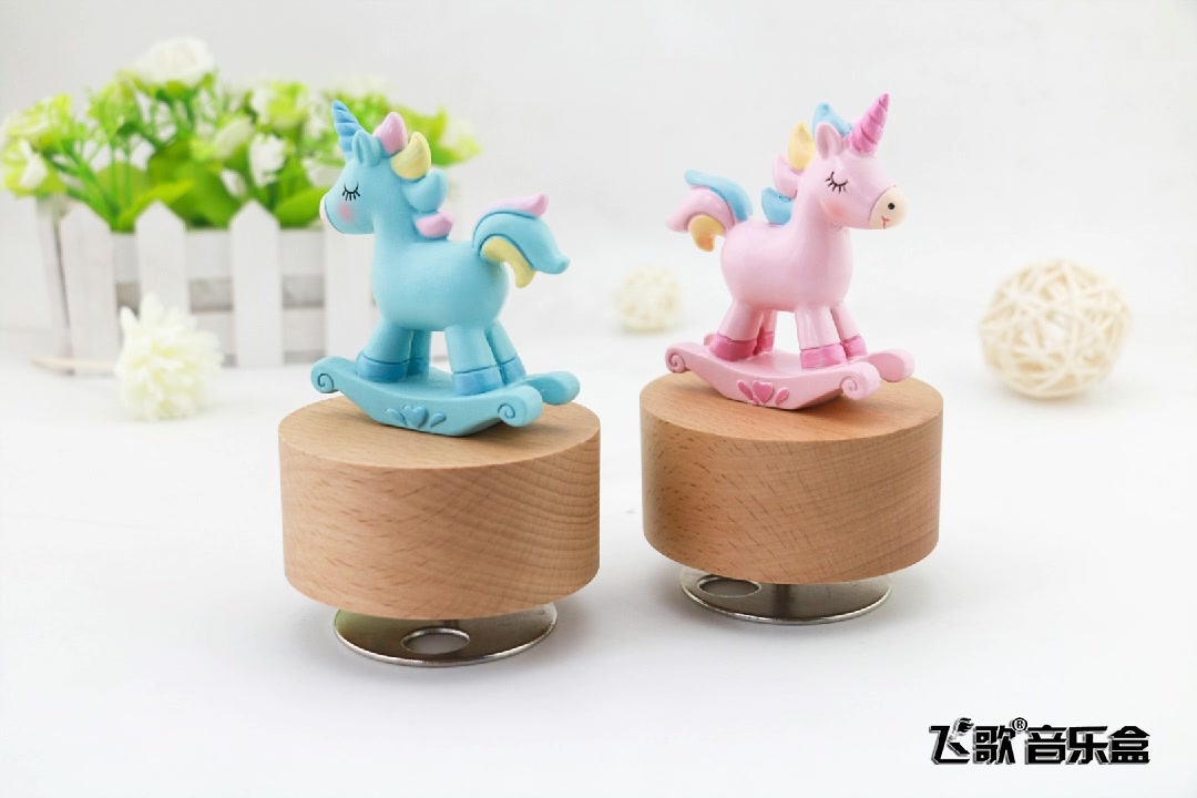 飞歌 可爱独角兽旋转音乐盒旋转木马八音盒天空之城创意生日礼物送